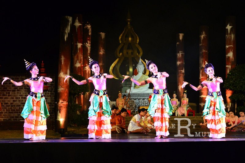 20151125-Loy Kratong_71.JPG